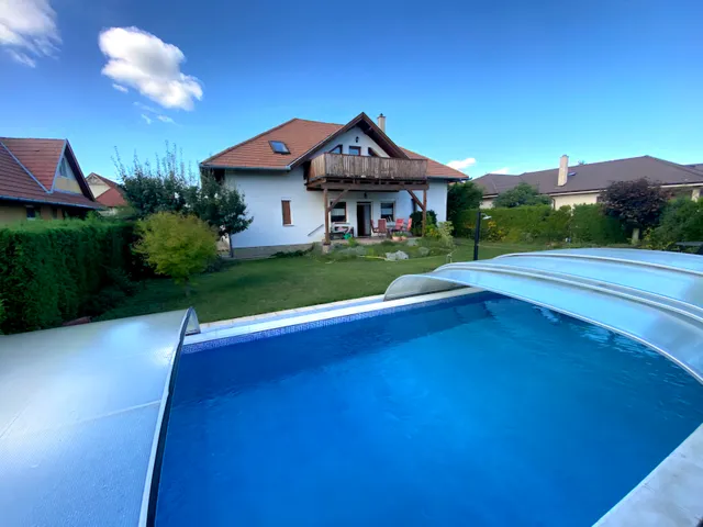 Eladó ház Páty 235 nm