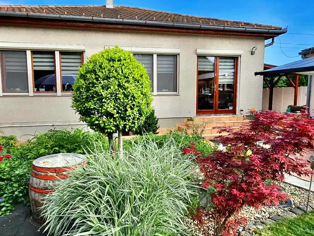 Eladó ház Budapest XVI. kerület, Árpádföld 152 nm