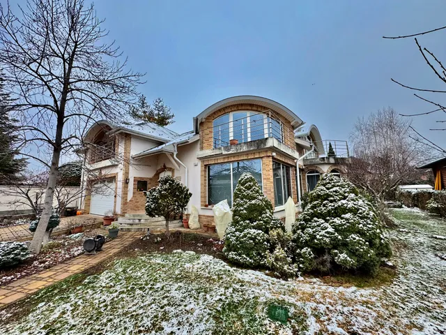 Eladó ház Dunakeszi 287 nm