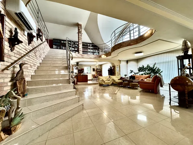 Eladó ház Dunakeszi 287 nm