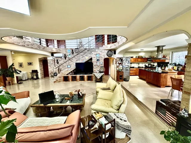 Eladó ház Dunakeszi 287 nm