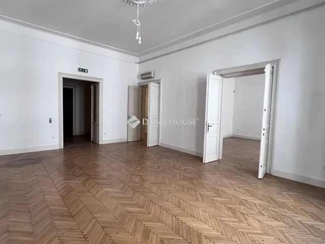 Kiadó lakás Budapest V. kerület 242 nm