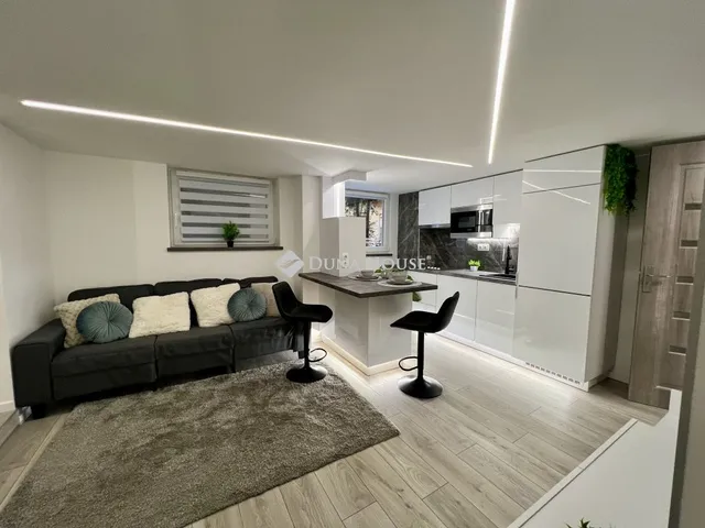 Eladó lakás Budapest VI. kerület 56 nm