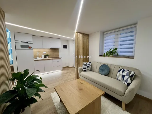 Eladó lakás Budapest VI. kerület 81 nm