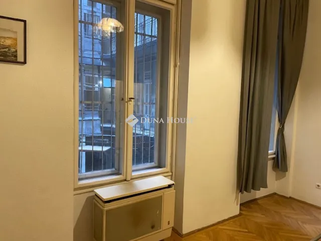 Eladó lakás Budapest V. kerület 28 nm