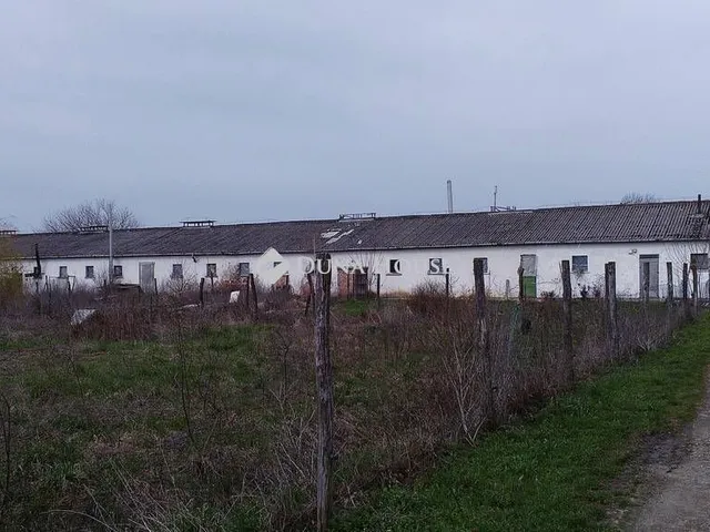 Eladó mezőgazdasági ingatlan Gadány 1590 nm