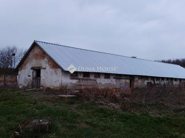 Eladó mezőgazdasági ingatlan Gadány 1590 nm