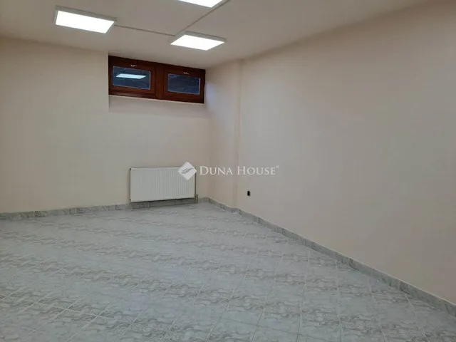 Kiadó kereskedelmi és ipari ingatlan Kaposvár 16 nm
