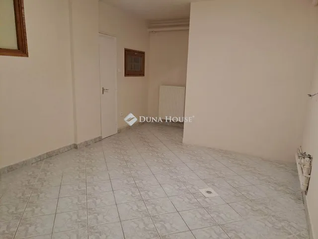 Kiadó kereskedelmi és ipari ingatlan Kaposvár 18 nm