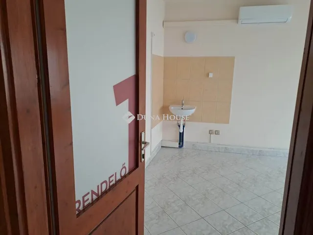 Kiadó kereskedelmi és ipari ingatlan Kaposvár 17 nm