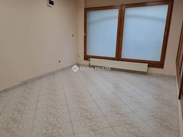 Kiadó kereskedelmi és ipari ingatlan Kaposvár 21 nm
