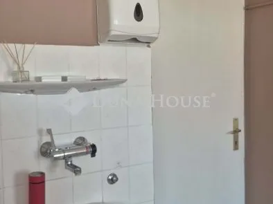 Eladó kereskedelmi és ipari ingatlan Kaposvár 21 nm