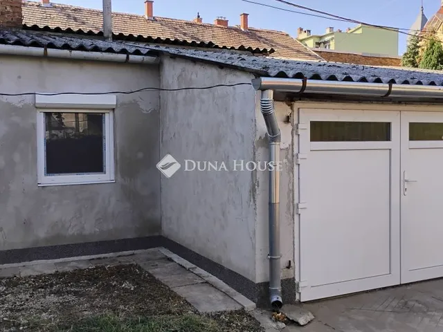 Eladó kereskedelmi és ipari ingatlan Kaposvár 18 nm