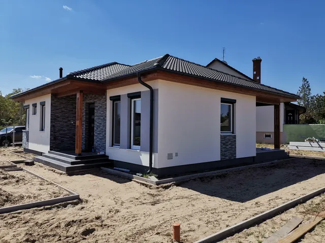 Kiadó ház Kecskemét 96 nm