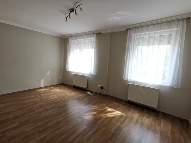 Kiadó lakás Kecskemét, Széchenyiváros 30 nm