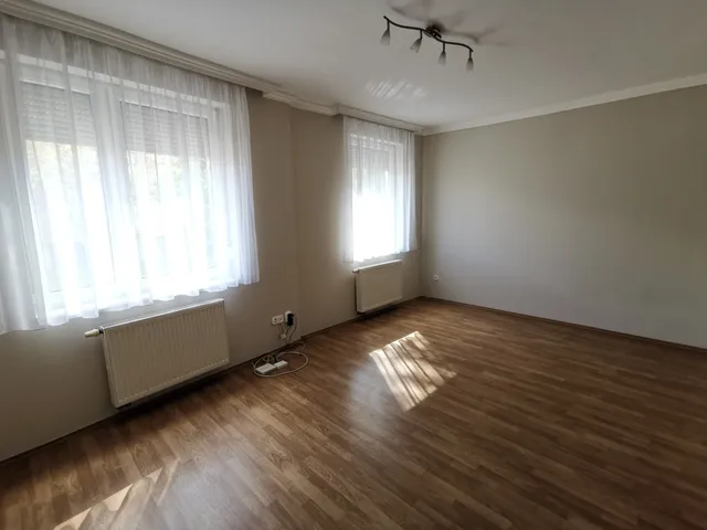 Kiadó lakás Kecskemét, Széchenyiváros 30 nm
