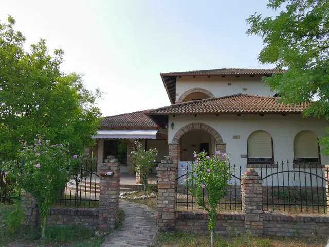 Eladó ház Felsőlajos 140 nm