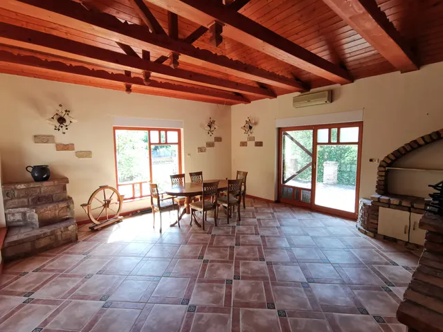 Eladó ház Felsőlajos 140 nm