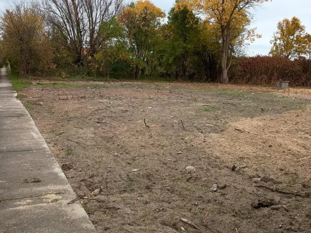 Eladó telek Mike, Rákóczi u. 11. 1454 nm