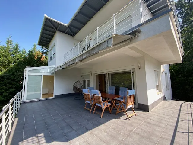 Eladó ház Budapest II. kerület, Máriaremete, Kokárda u. 200 nm