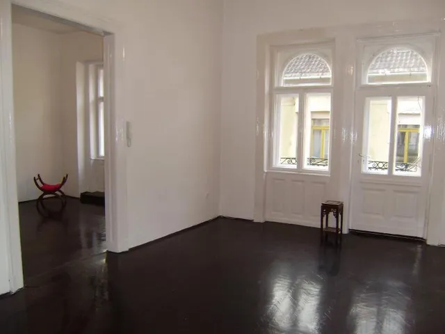 Kiadó kereskedelmi és ipari ingatlan Budapest VI. kerület, Nagykörúton belüli terület, Kmety György u. 150 nm
