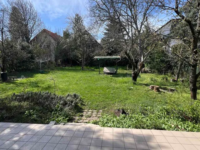 Eladó ház Budapest II. kerület, Széphalom 300 nm