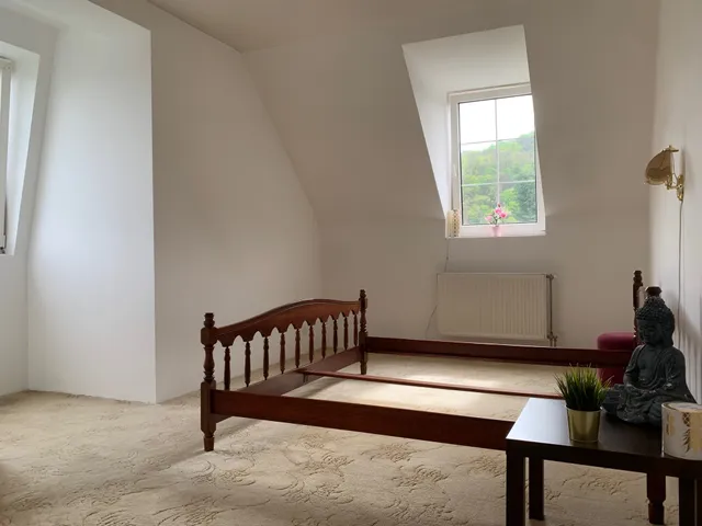 Kiadó ház Solymár, Rózsika 300 nm