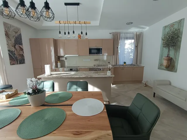 Kiadó ház Nagykovácsi 240 nm