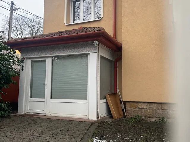 Kiadó kereskedelmi és ipari ingatlan Budapest II. kerület, Hársakalja, Hidegkúti 70 nm