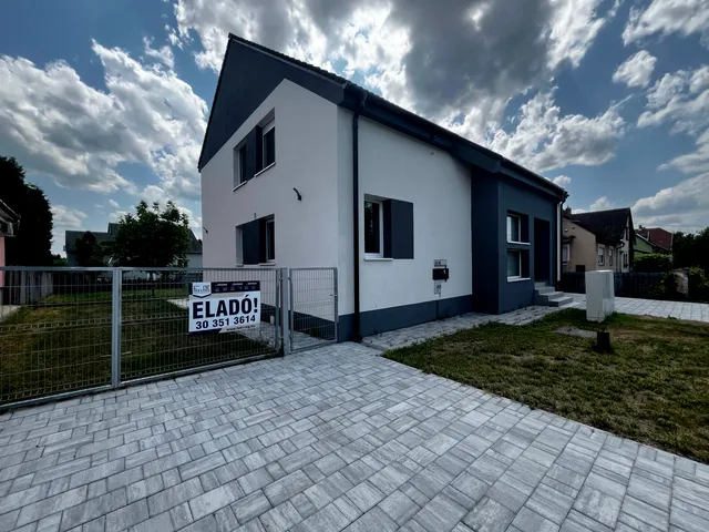Eladó ház Komárom 144 nm