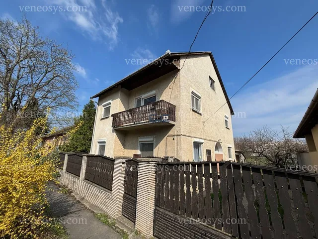 Kiadó ház Komárom 200 nm