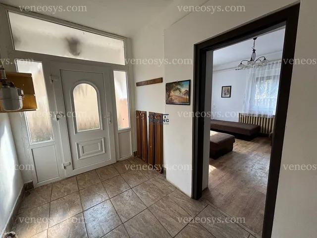 Kiadó ház Komárom 200 nm