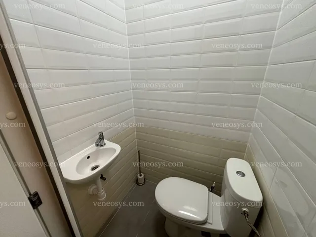 Kiadó ház Komárom 140 nm