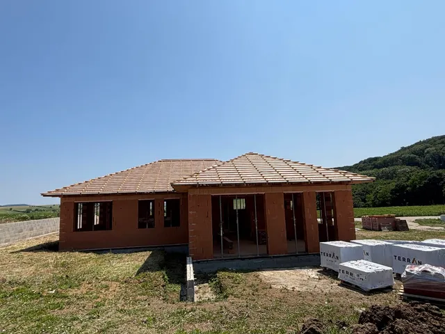 Eladó ház Tarján 100 nm