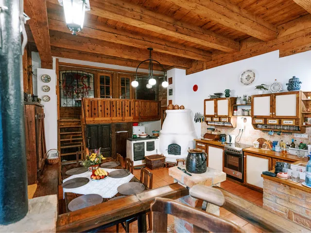 Eladó mezőgazdasági ingatlan Naszály 572 nm