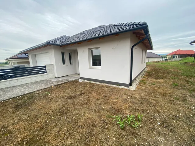 Eladó ház Környe 200 nm