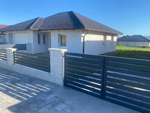 Eladó ház Környe 180 nm