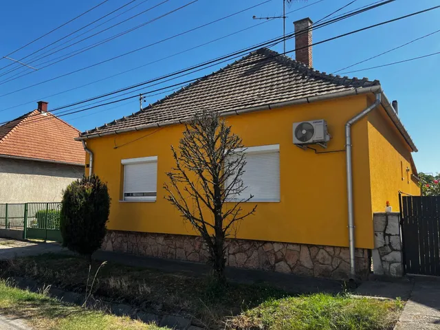 Eladó ház Komárom 94 nm