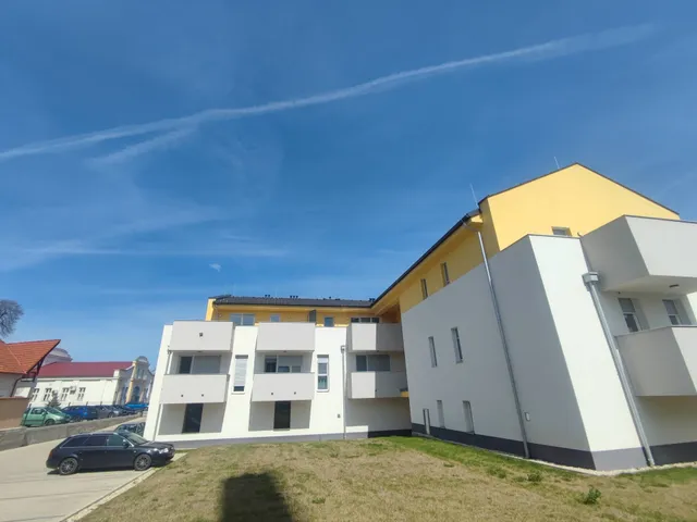 Eladó lakás Komárom 73 nm