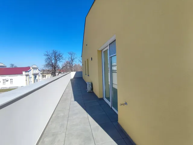 Eladó lakás Komárom 73 nm