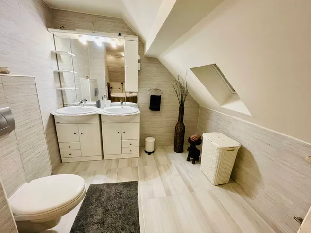 Eladó ház Vértesszőlős 212 nm