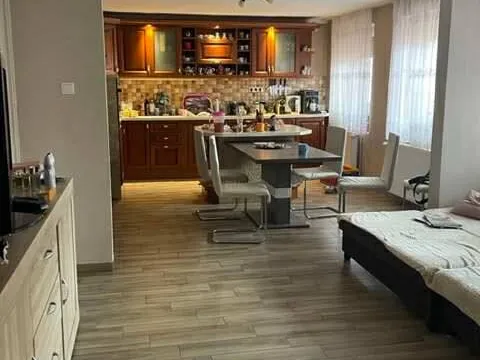 Eladó ház Tatabánya 198 nm