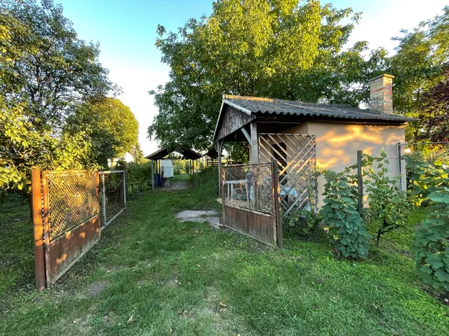 Eladó mezőgazdasági ingatlan Komárom