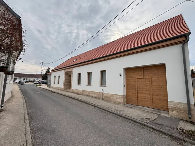 Kiadó kereskedelmi és ipari ingatlan Tata 78 nm