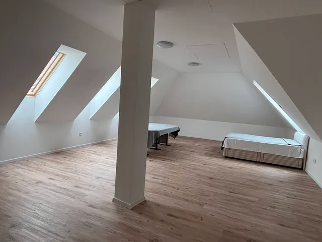 Kiadó kereskedelmi és ipari ingatlan Tata 78 nm