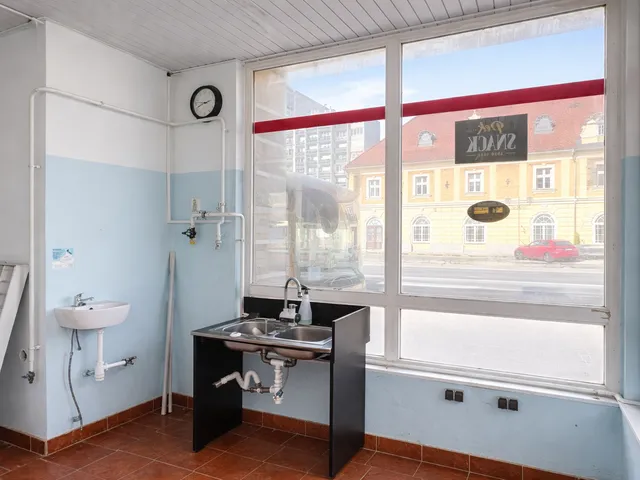 Eladó kereskedelmi és ipari ingatlan Tata 26 nm