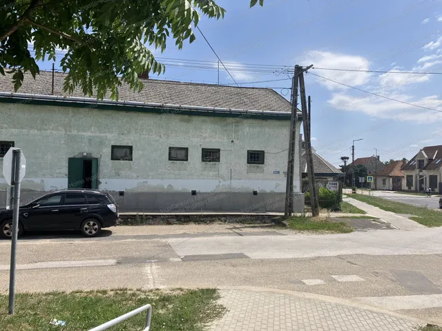 Eladó kereskedelmi és ipari ingatlan Polgár 320 nm