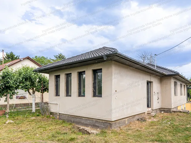 Eladó ház Nyékládháza, Öregtó üdülőtelep 151 nm