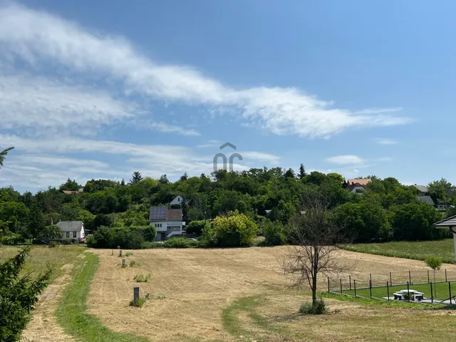 Eladó telek Balatonkenese 1206 nm