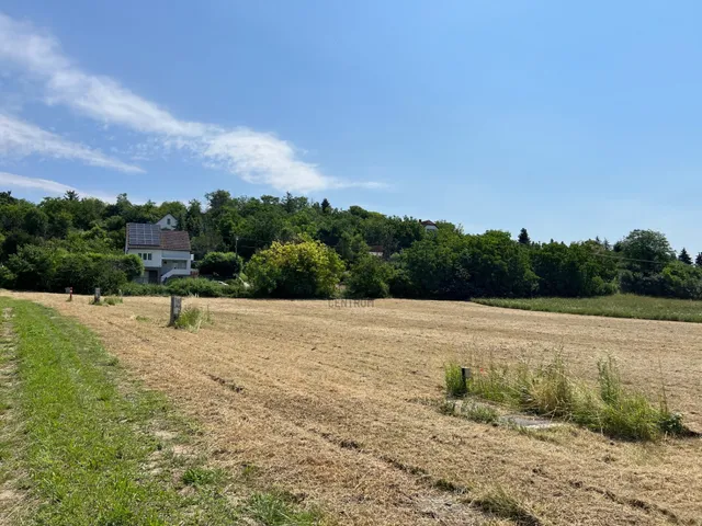 Eladó telek Balatonkenese 1206 nm